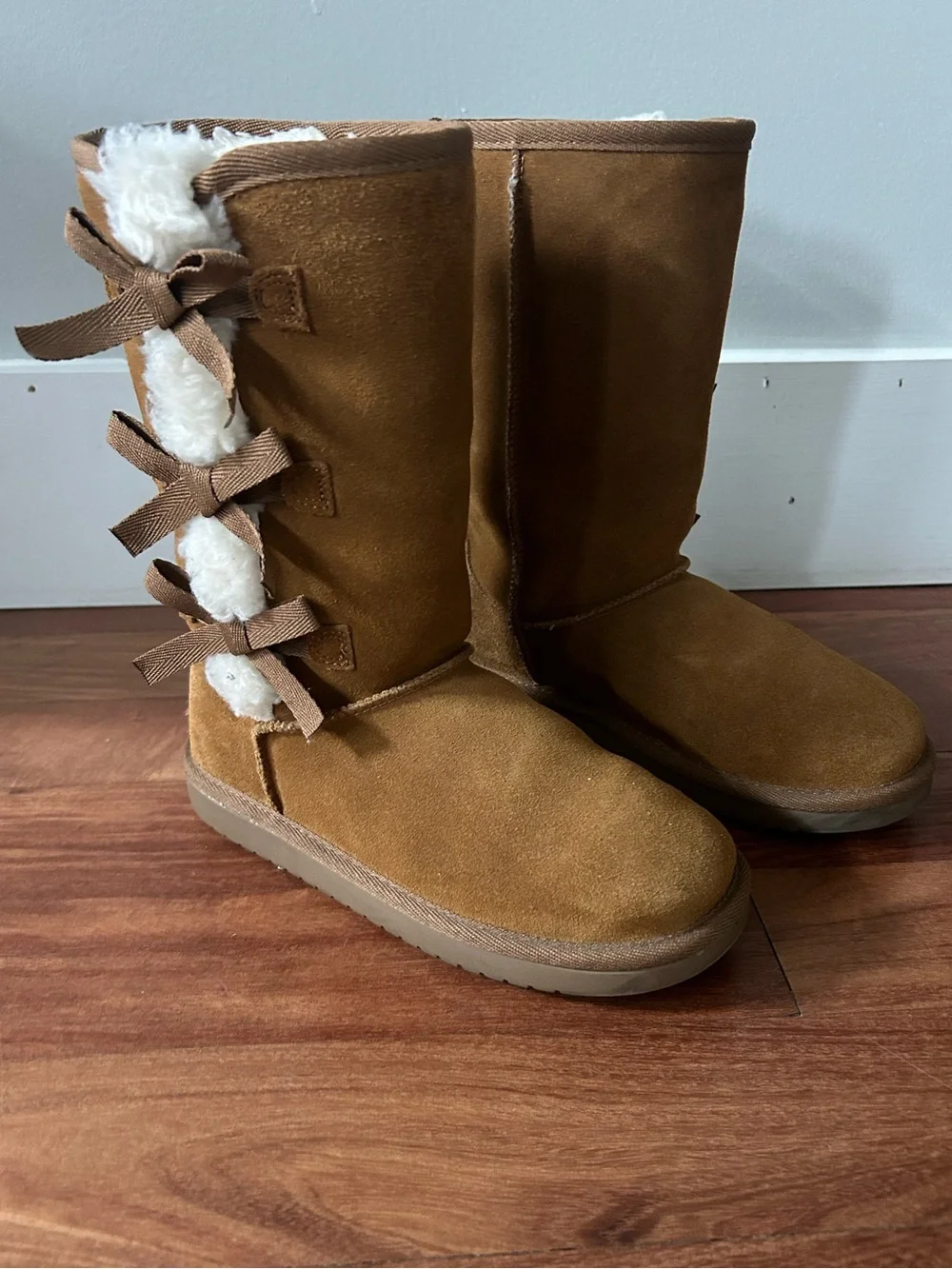 Koolaburra by UGG Victoria Tall Boots Kids Size 3 Chestnut Brown Like New Cozy